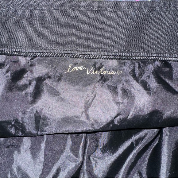 Victoria’s Secret Floral Canvas Weekender Tote EUC Style #11150631 - Picture 5 of 11